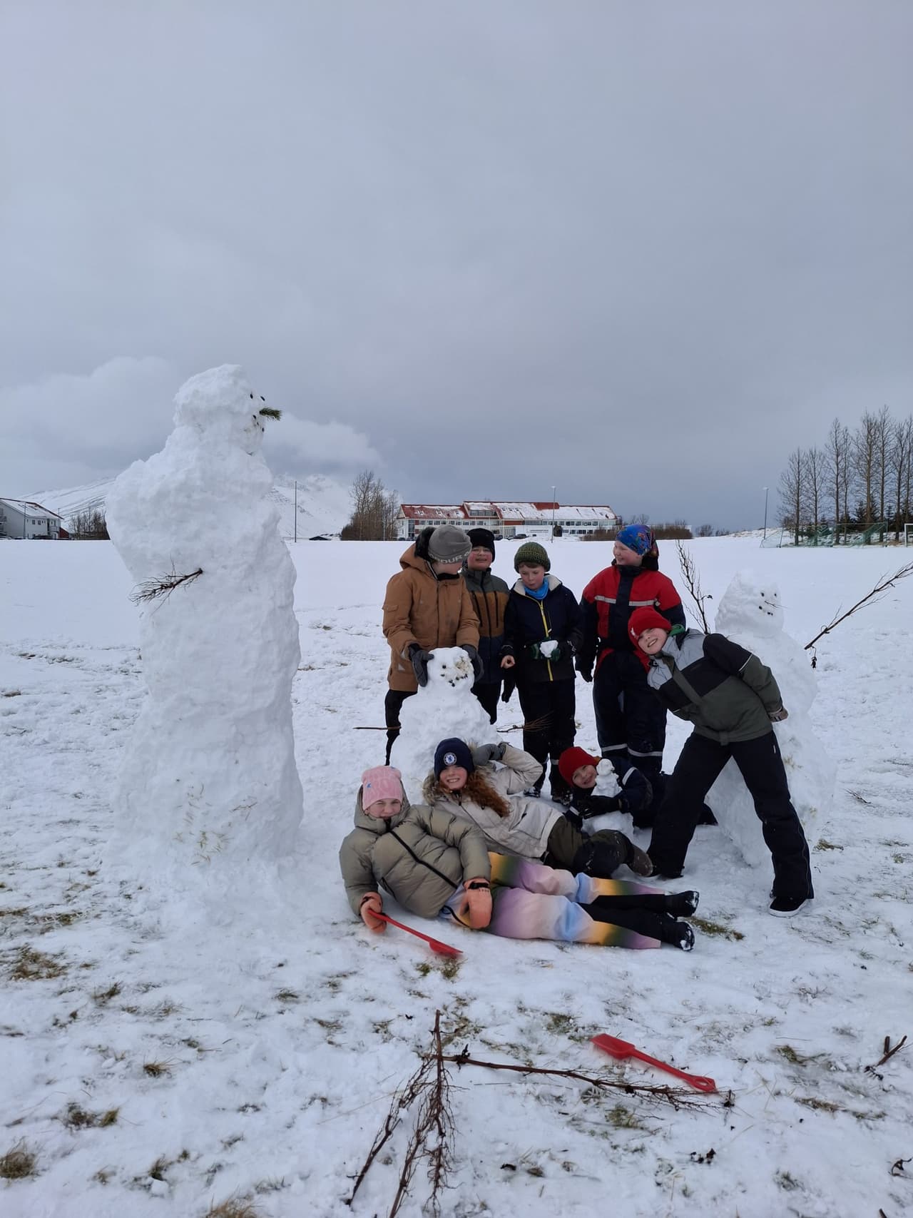 Nemendur á Hvanneyri nýta snjóinn í íþróttakennslu