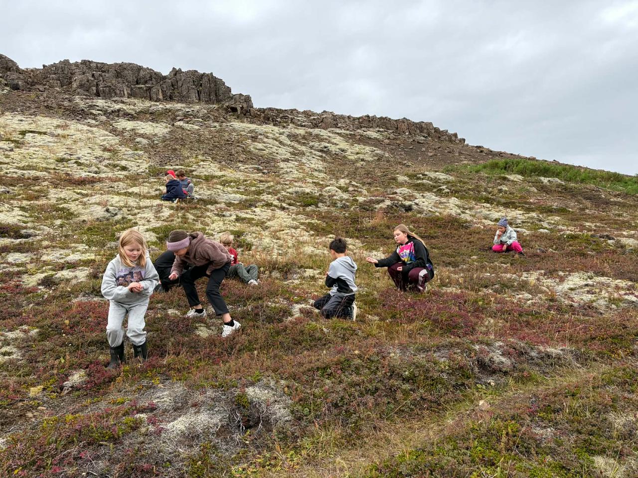 Úti í góða veðrinu á Varmalandi